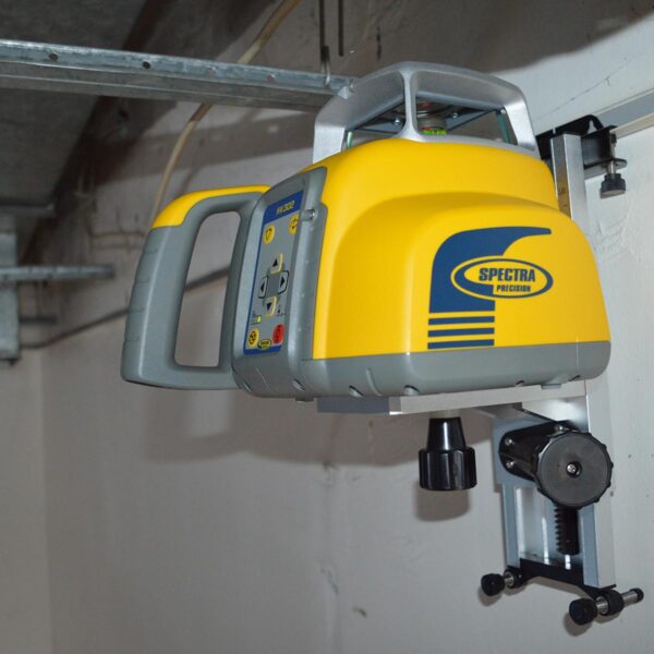 HV302 Horz/Vert Laser w/ HL450 RCVR, C45 Clamp, Alkalines - Image 3